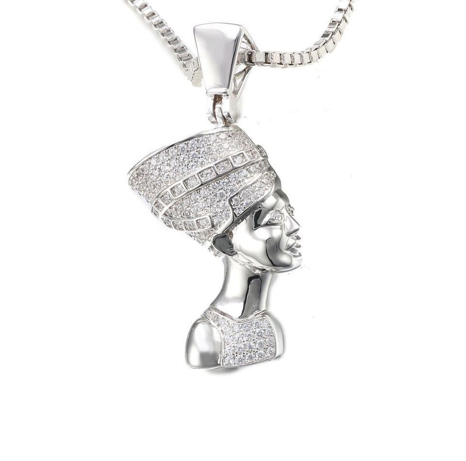 Nefertiti Diamond pendant with chain